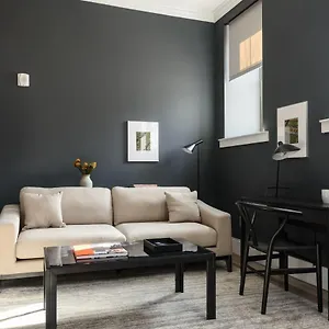Apartment Revived Lf Square 1br With Rooftop By Zencity